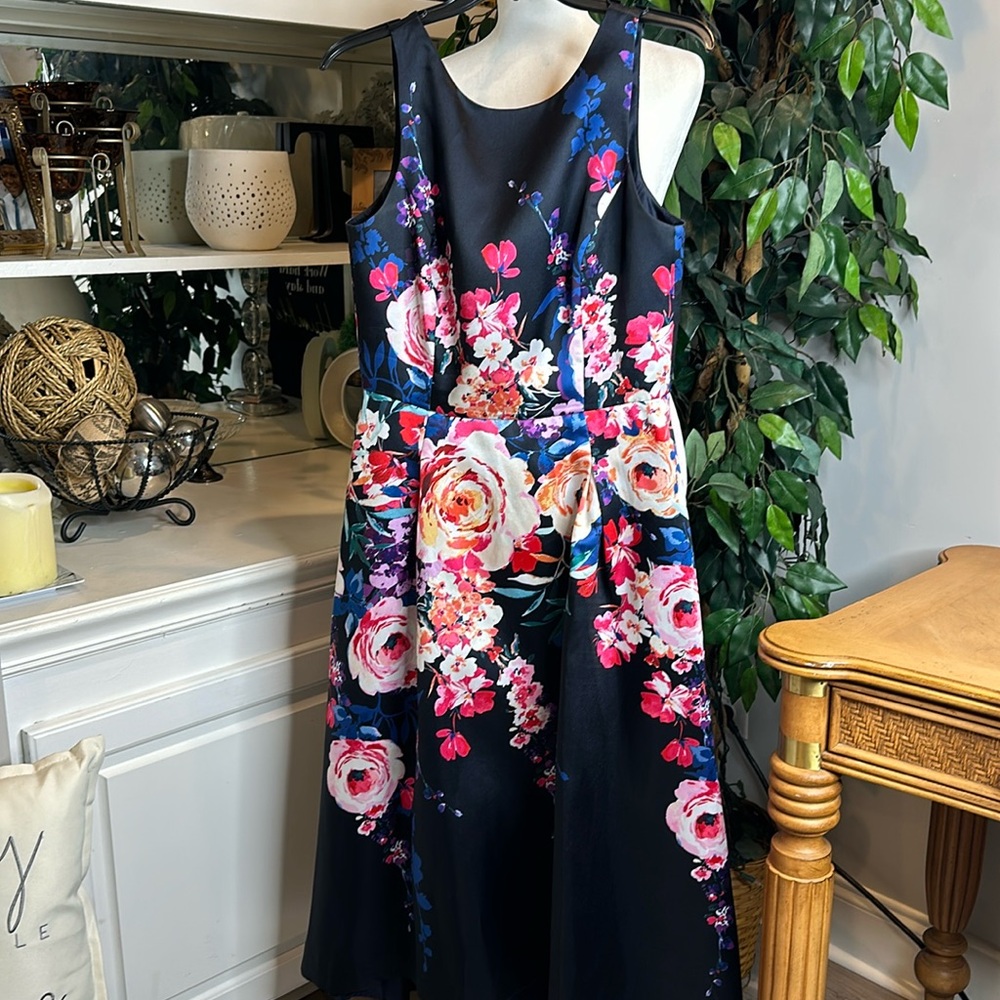 🆕NWOT Tahari Fit & Flare High Low Floral Tea Length Floral Dress, 8